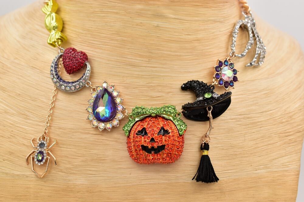Betsey Johnson Halloween Necklace Collar Witch Pumpkin Spider Skeleton NWT BinBM